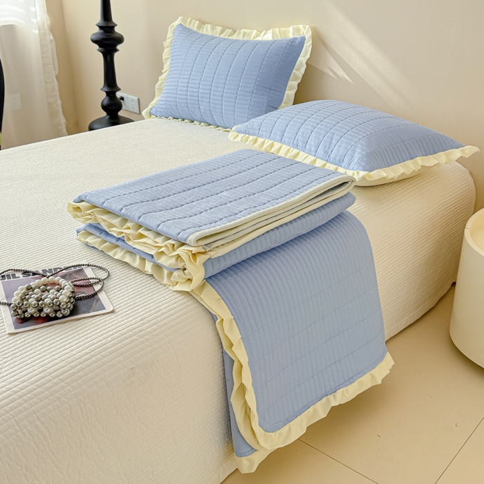 91家纺网 家纺一手货源 找家纺 妮可 2026新款绗缝多功能四季款花边单床盖床盖单件单品床盖 冰湖蓝