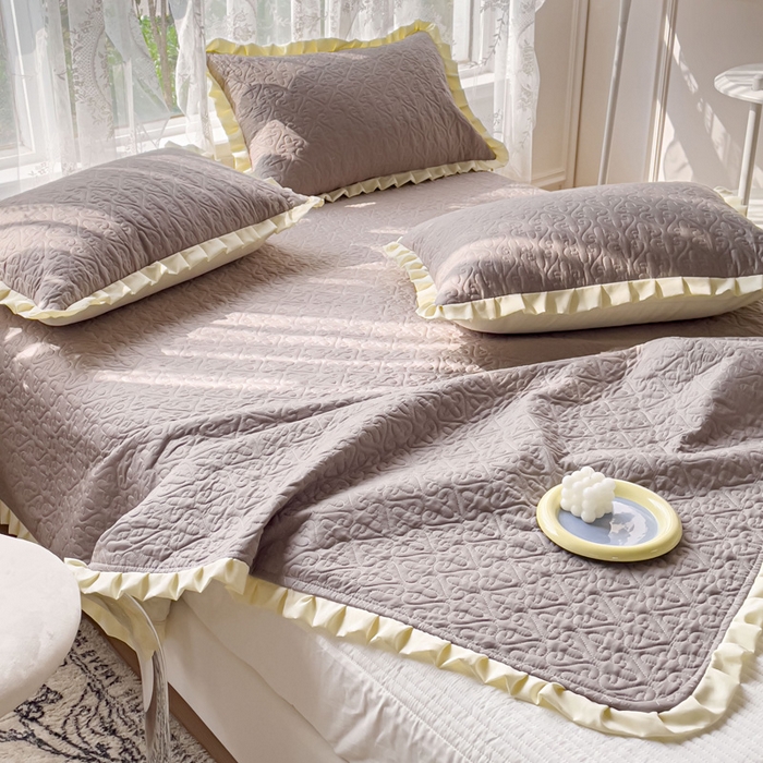 91家纺网 家纺一手货源 找家纺 妮可 2026新款全棉纯棉绗缝多功能四季款荷叶边单床盖床盖单件单品床盖 轻奢灰