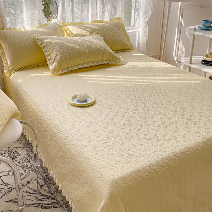 91家纺网 家纺一手货源 找家纺 妮可 2026新款全棉纯棉绗缝多功能四季款荷叶边单床盖床盖单件单品床盖 奶黄色