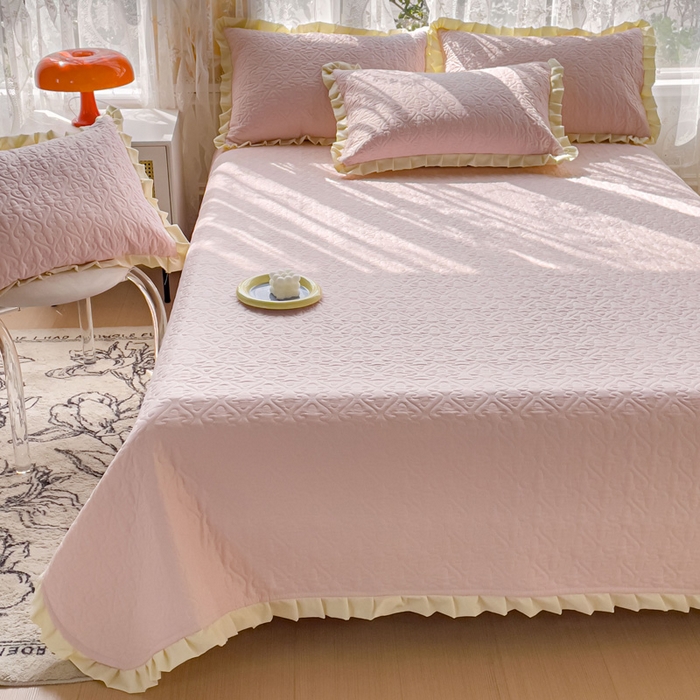 91家纺网 家纺一手货源 找家纺 妮可 2026新款全棉纯棉绗缝多功能四季款荷叶边单床盖床盖单件单品床盖 春日粉