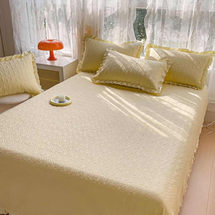 91家纺网 家纺一手货源 找家纺 妮可 2026新款全棉纯棉绗缝多功能四季款荷叶边单床盖床盖单件单品床盖 奶黄色