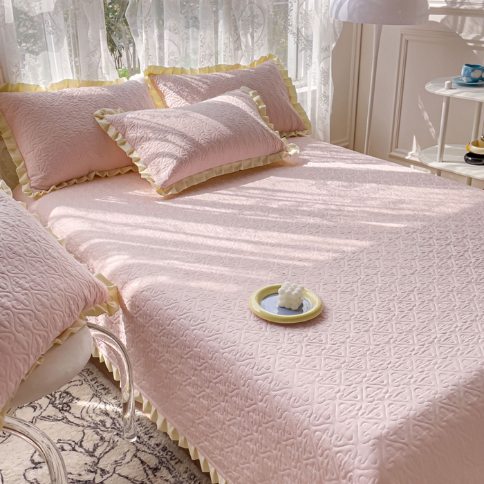 91家纺网 家纺一手货源 找家纺 妮可 2026新款全棉纯棉绗缝多功能四季款荷叶边单床盖床盖单件单品床盖 春日粉