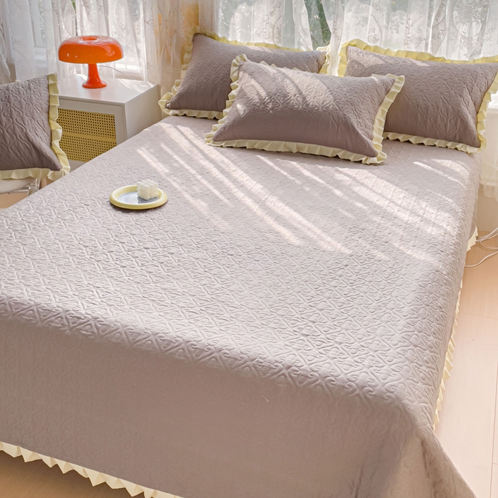 91家纺网 家纺一手货源 找家纺 妮可 2026新款全棉纯棉绗缝多功能四季款荷叶边单床盖床盖单件单品床盖 轻奢灰