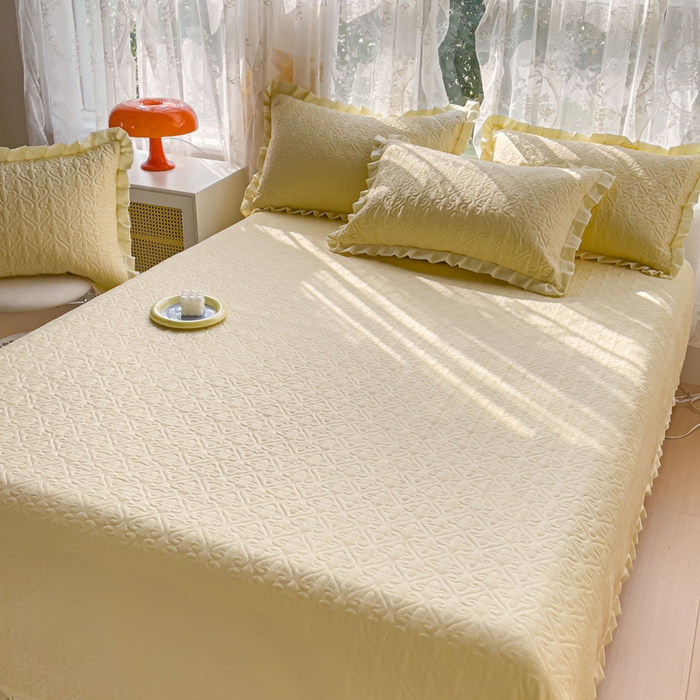 91家纺网 家纺一手货源 找家纺 妮可 2026新款全棉纯棉绗缝多功能四季款荷叶边单床盖床盖单件单品床盖 奶黄色