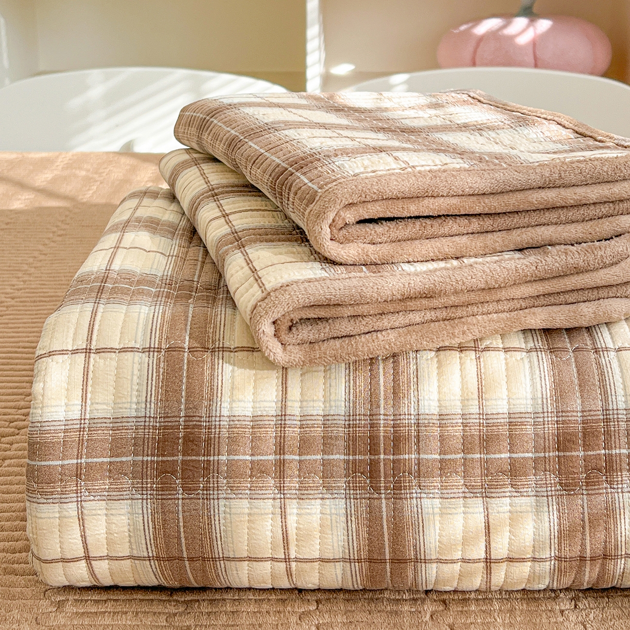 91家纺网 家纺一手货源 找家纺 恒尚居 2026新款A类双层纱牛奶绒夹棉床垫 贝拉格