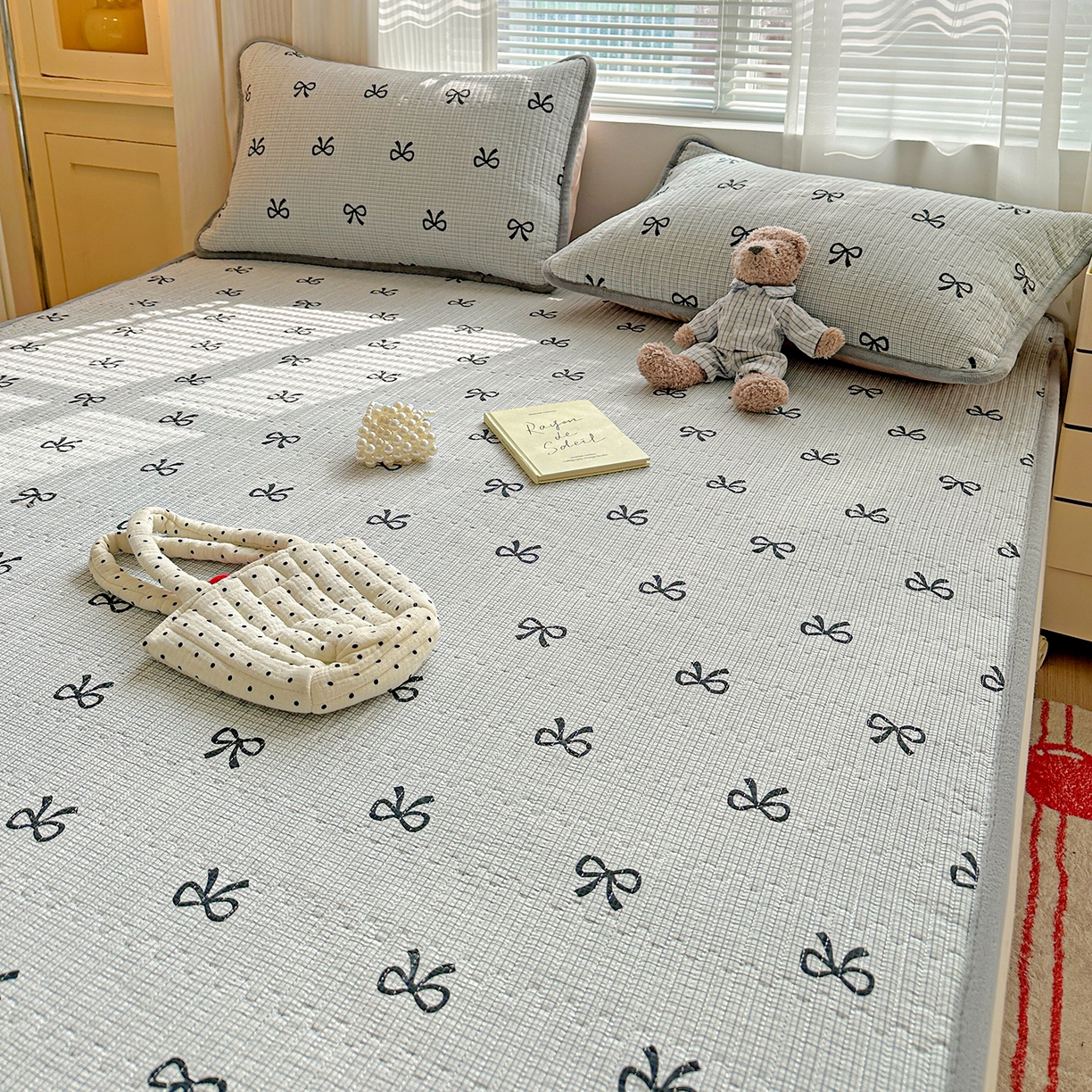 91家纺网 家纺一手货源 找家纺 恒尚居 2026新款A类双层纱牛奶绒夹棉床垫 蝴蝶结-灰