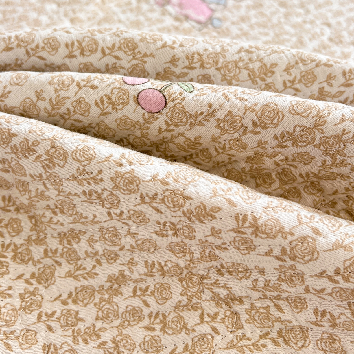 91家纺网 家纺一手货源 找家纺 恒尚居 2026新款A类双层纱牛奶绒夹棉床垫 花篮兔