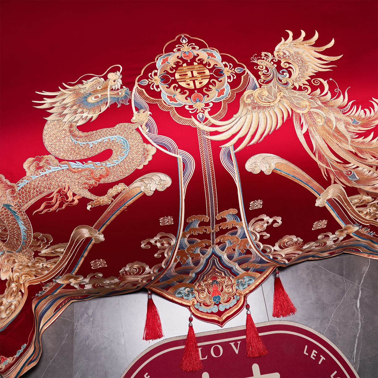 91家纺网 家纺一手货源 找家纺 芊囍纺 2026新款双面长绒棉高端婚庆提花重工刺绣四件套多件套系列 龙凤江山