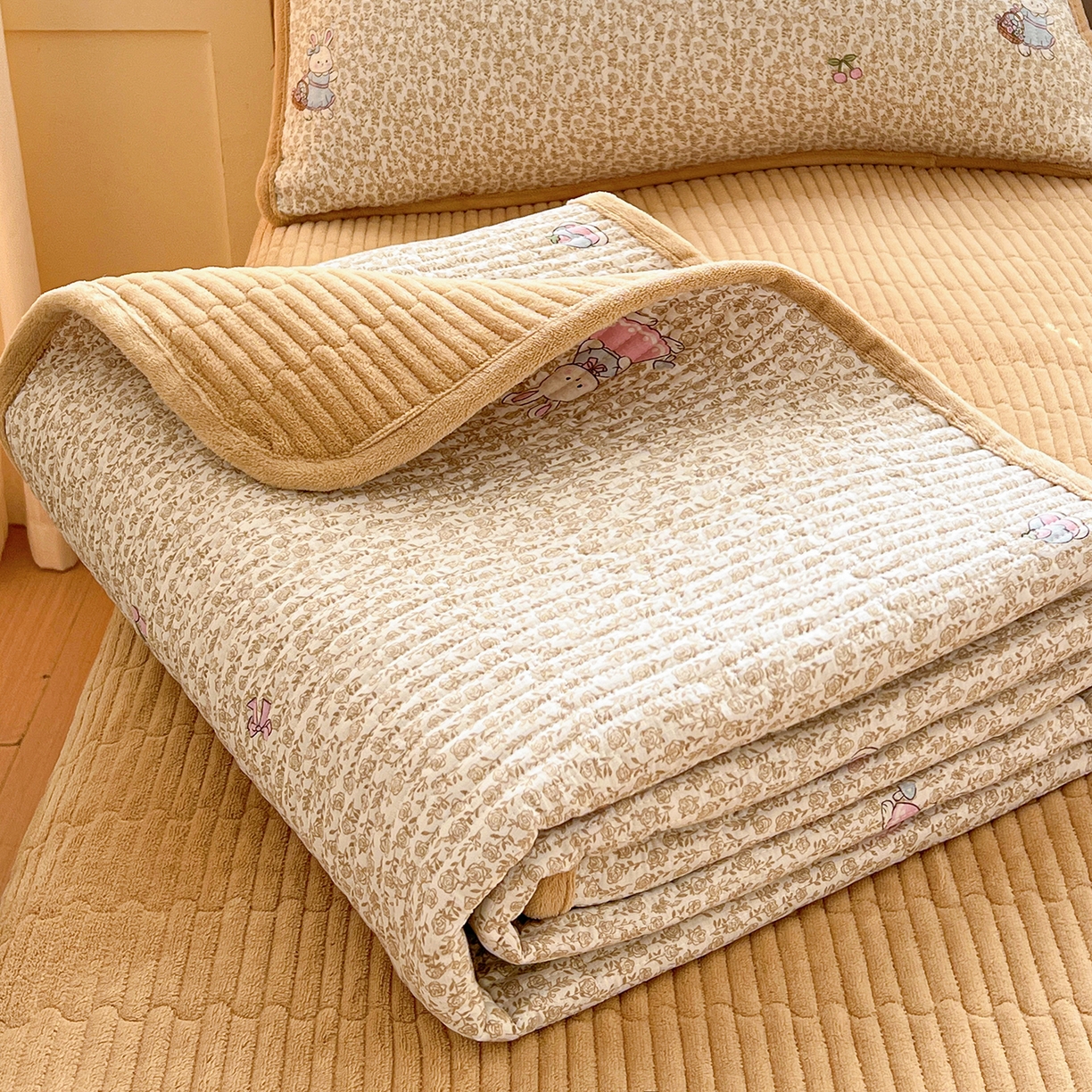 91家纺网 家纺一手货源 找家纺 恒尚居 2026新款A类双层纱牛奶绒夹棉床垫 花篮兔