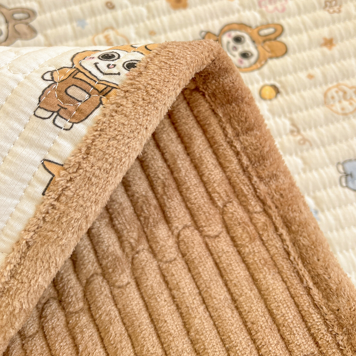 91家纺网 家纺一手货源 找家纺 恒尚居 2026新款A类双层纱牛奶绒夹棉床垫 拉布布