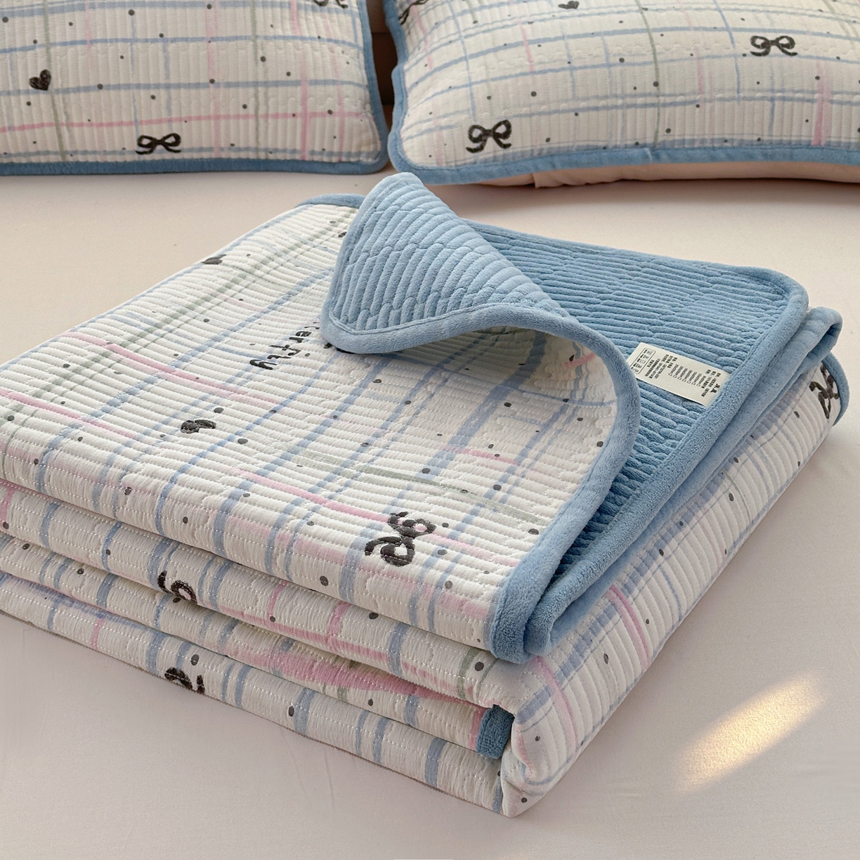 91家纺网 家纺一手货源 找家纺 恒尚居 2026新款A类双层纱牛奶绒夹棉床垫 蓝调