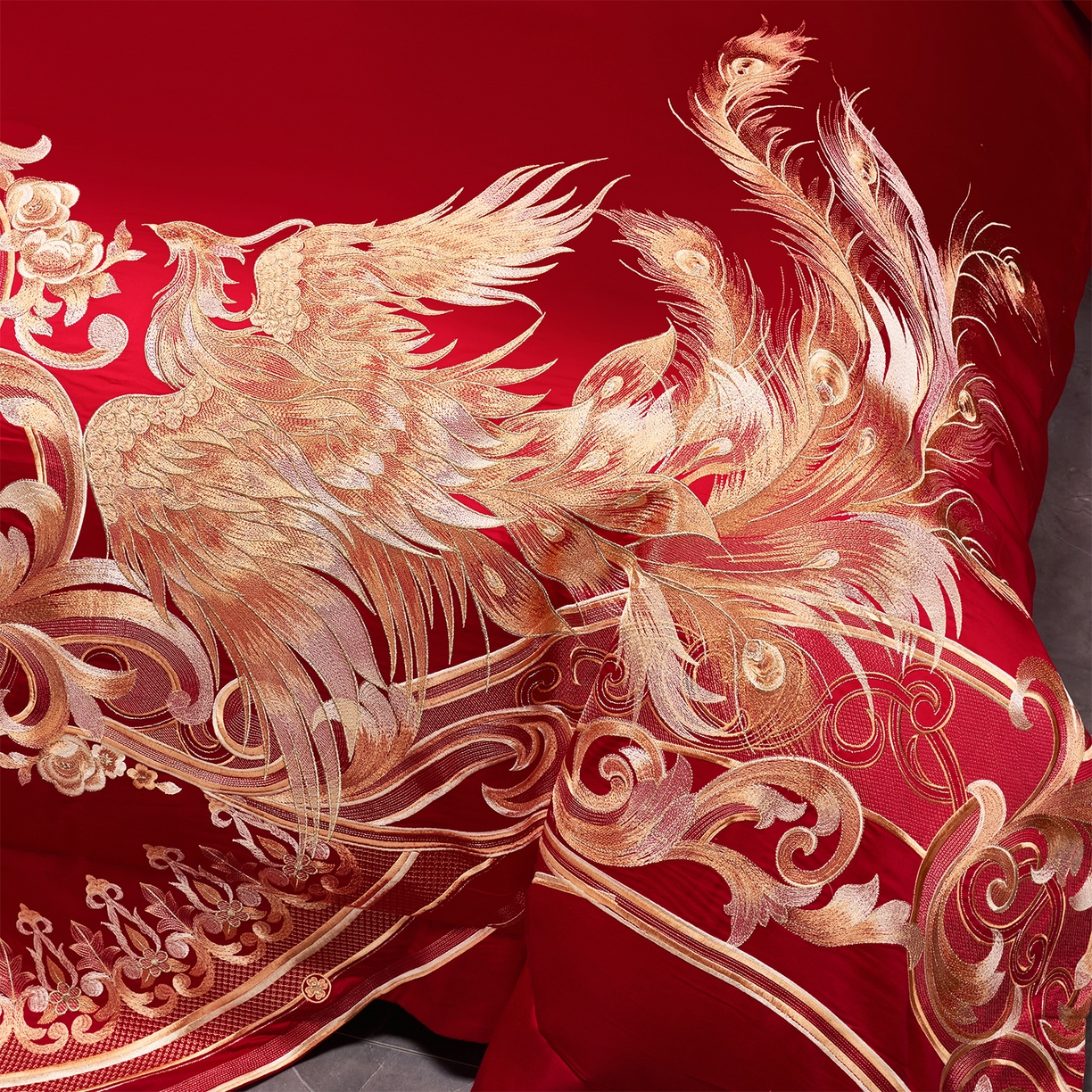 91家纺网 家纺一手货源 找家纺 芊囍纺 2026新款双面长绒棉高端婚庆提花重工刺绣四件套多件套系列 龙凤九霄