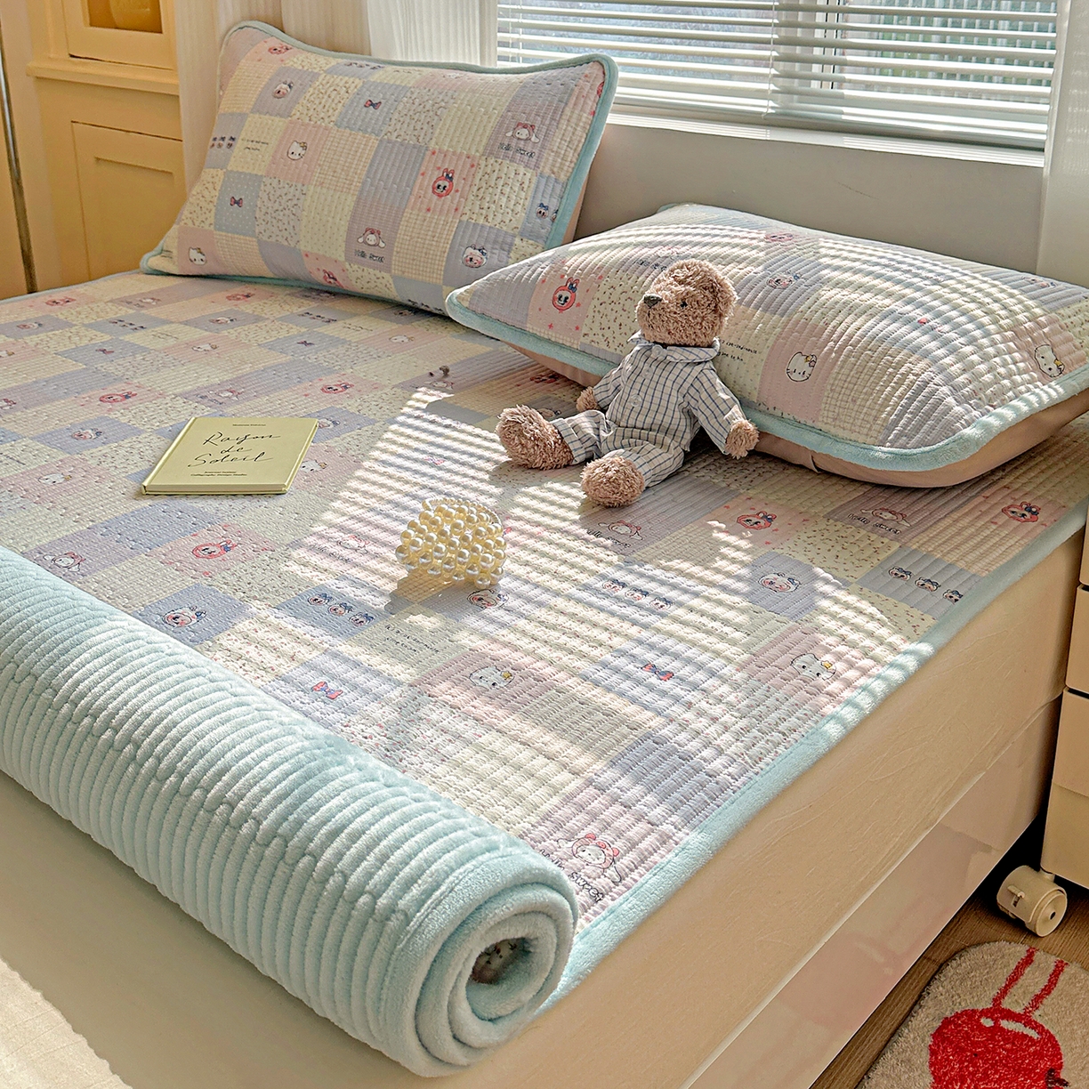 91家纺网 家纺一手货源 找家纺 恒尚居 2026新款A类双层纱牛奶绒夹棉床垫 慢时光