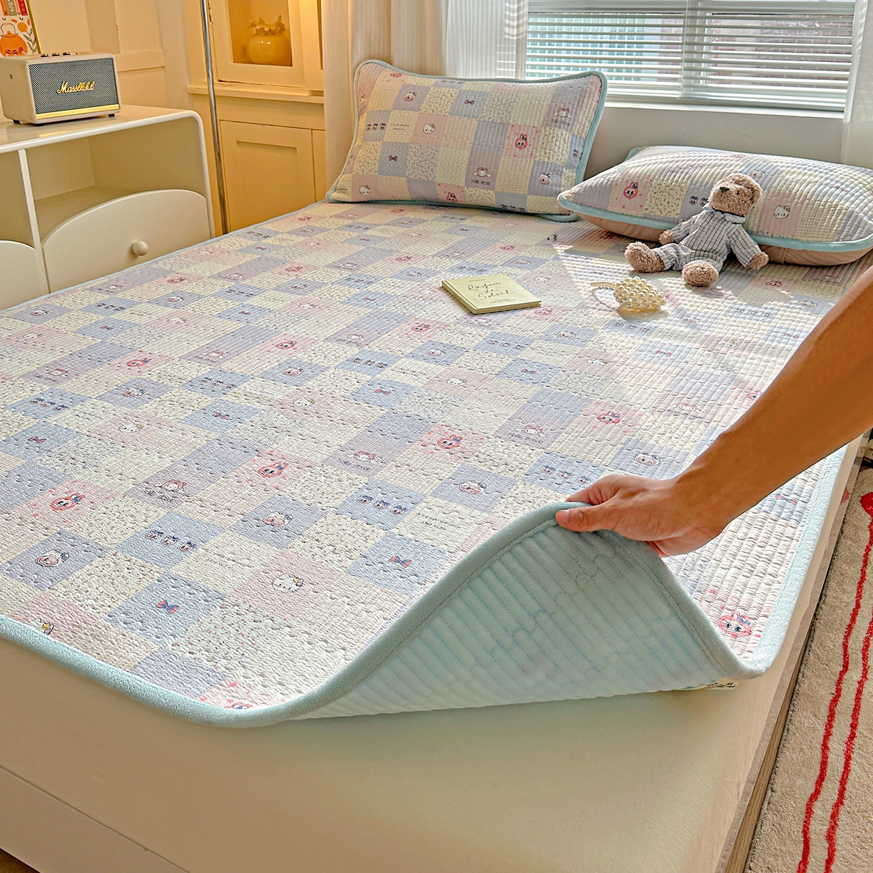 91家纺网 家纺一手货源 找家纺 恒尚居 2026新款A类双层纱牛奶绒夹棉床垫 慢时光