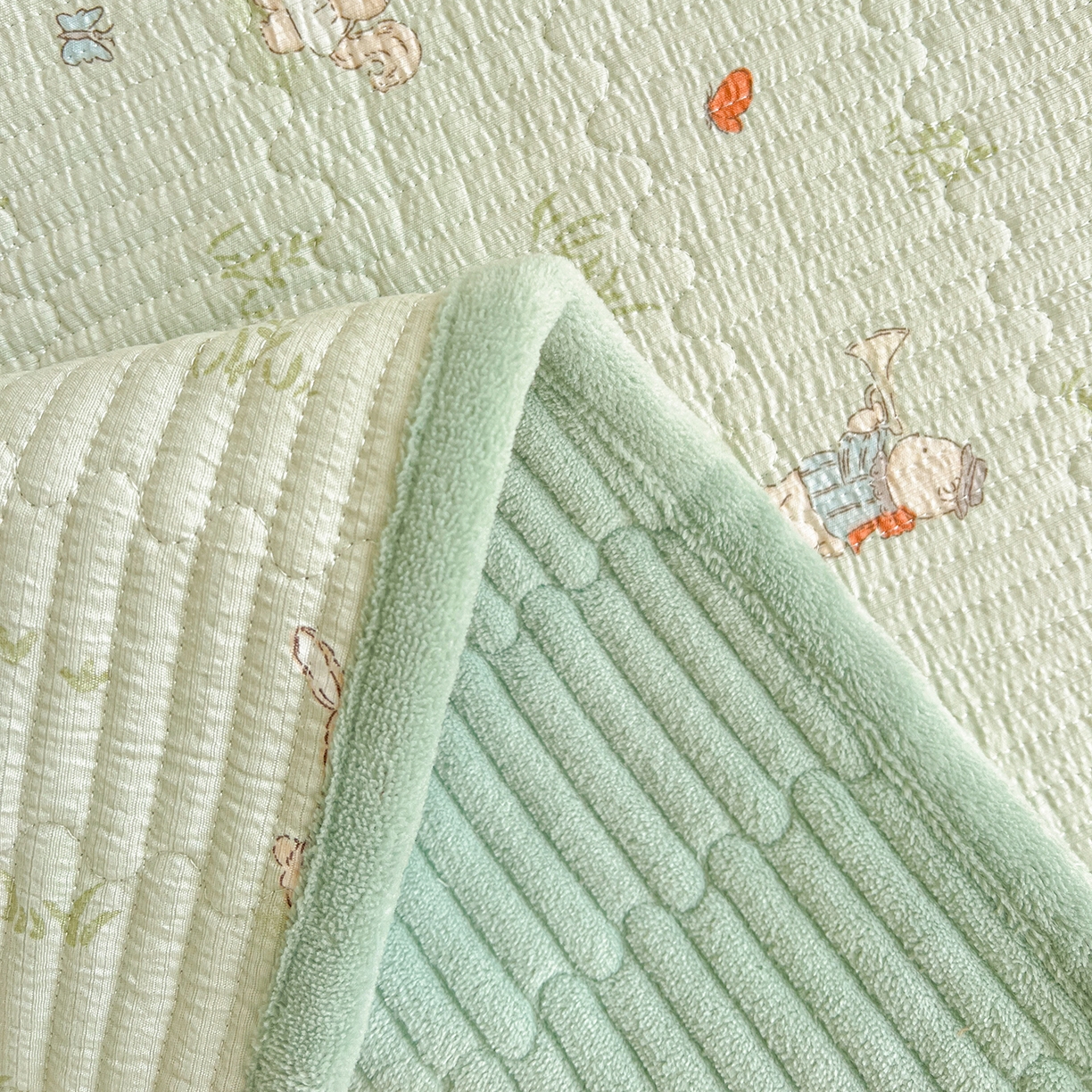 91家纺网 家纺一手货源 找家纺 恒尚居 2026新款A类双层纱牛奶绒夹棉床垫 兔子乐队