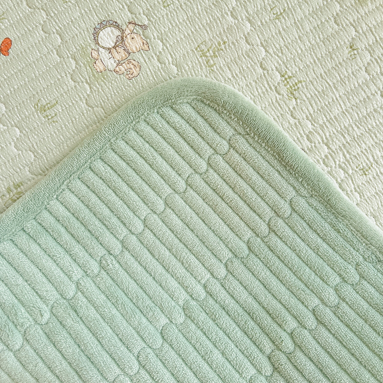 91家纺网 家纺一手货源 找家纺 恒尚居 2026新款A类双层纱牛奶绒夹棉床垫 兔子乐队