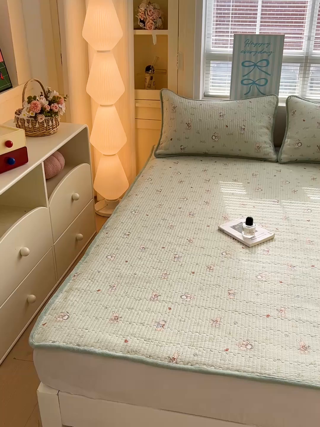 91家纺网 家纺一手货源 找家纺 恒尚居 2026新款A类双层纱牛奶绒夹棉床垫 兔子乐队