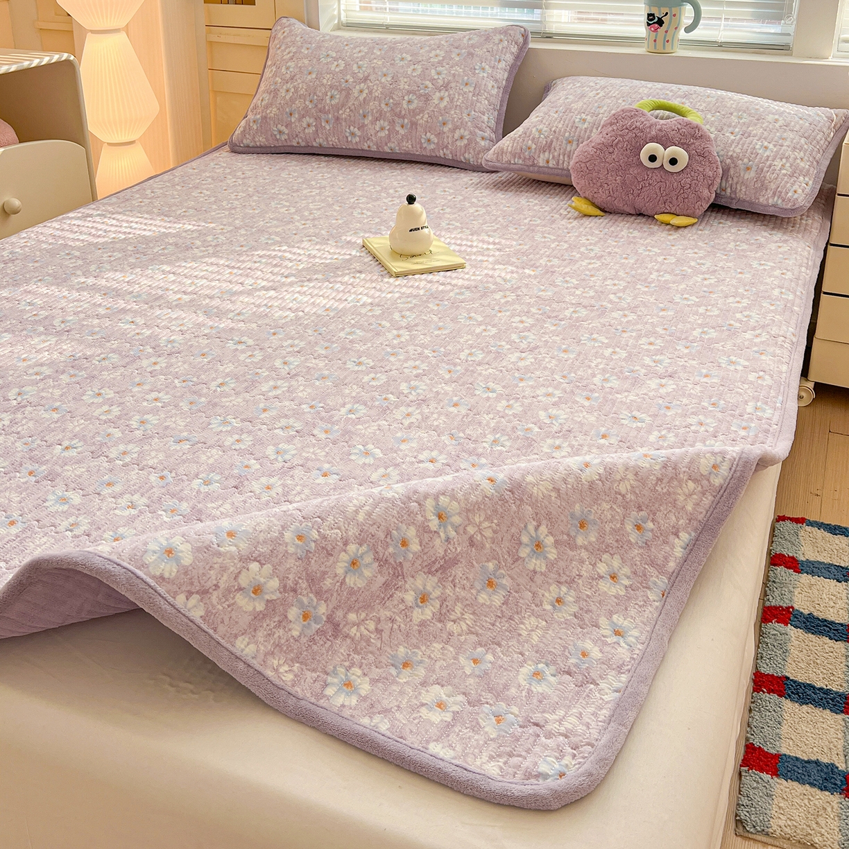 91家纺网 家纺一手货源 找家纺 恒尚居 2026新款A类双层纱牛奶绒夹棉床垫 紫罗花