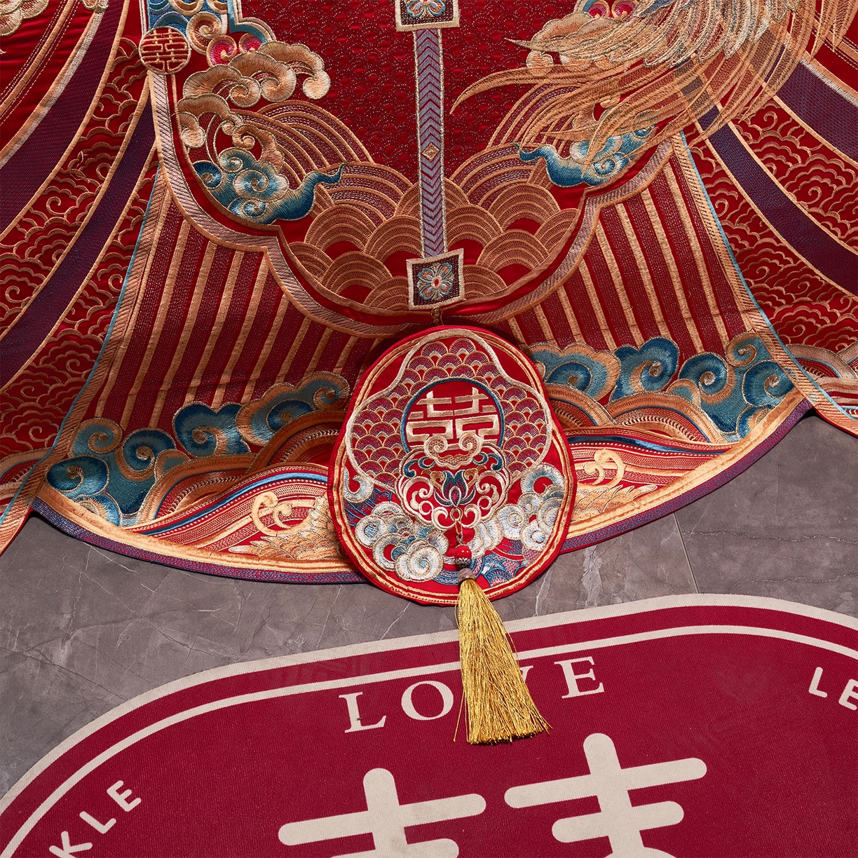 91家纺网 家纺一手货源 找家纺 芊囍纺 2026新款双面长绒棉高端婚庆提花重工刺绣四件套多件套系列 龙凤禧绣