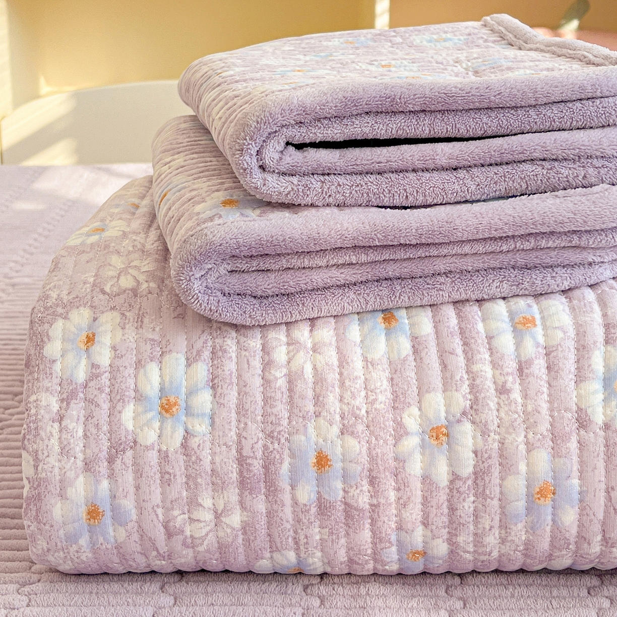 91家纺网 家纺一手货源 找家纺 恒尚居 2026新款A类双层纱牛奶绒夹棉床垫 紫罗花