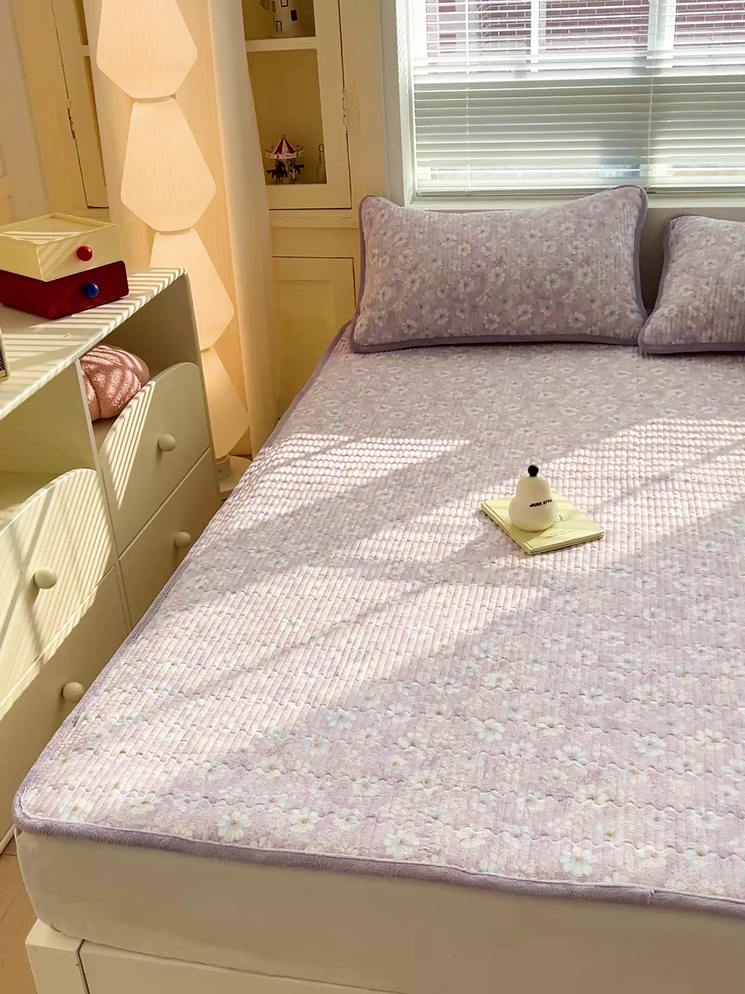 91家纺网 家纺一手货源 找家纺 恒尚居 2026新款A类双层纱牛奶绒夹棉床垫 紫罗花