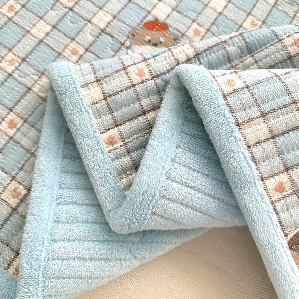 91家纺网 家纺一手货源 找家纺 恒尚居 2026新款双层纱牛奶绒床垫床褥子云感夹棉床单软床垫-秋冬款-链接二 爱心狗