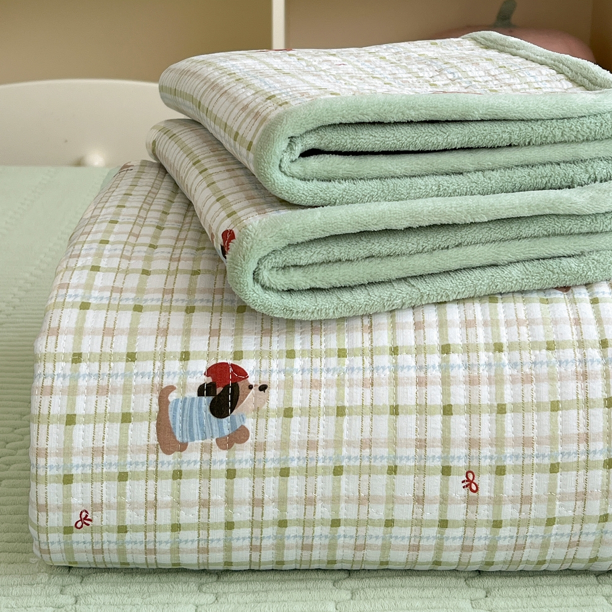 91家纺网 家纺一手货源 找家纺 恒尚居 2026新款双层纱牛奶绒床垫床褥子云感夹棉床单软床垫-秋冬款-链接二 大笨狗