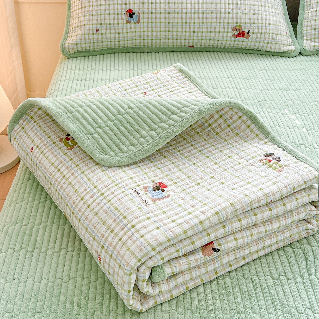 91家纺网 家纺一手货源 找家纺 恒尚居 2026新款双层纱牛奶绒床垫床褥子云感夹棉床单软床垫-秋冬款-链接二 大笨狗