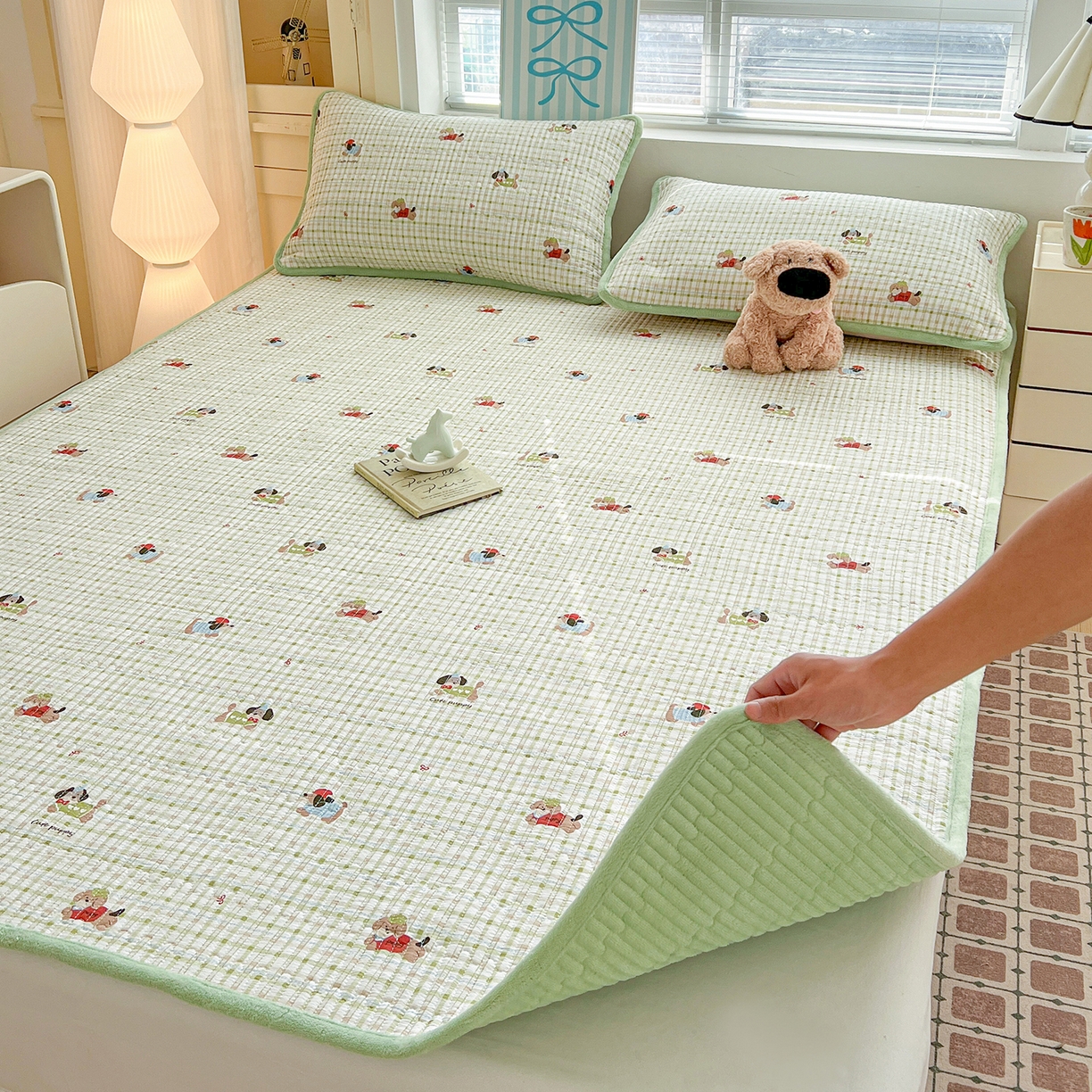 91家纺网 家纺一手货源 找家纺 恒尚居 2026新款双层纱牛奶绒床垫床褥子云感夹棉床单软床垫-秋冬款-链接二 大笨狗