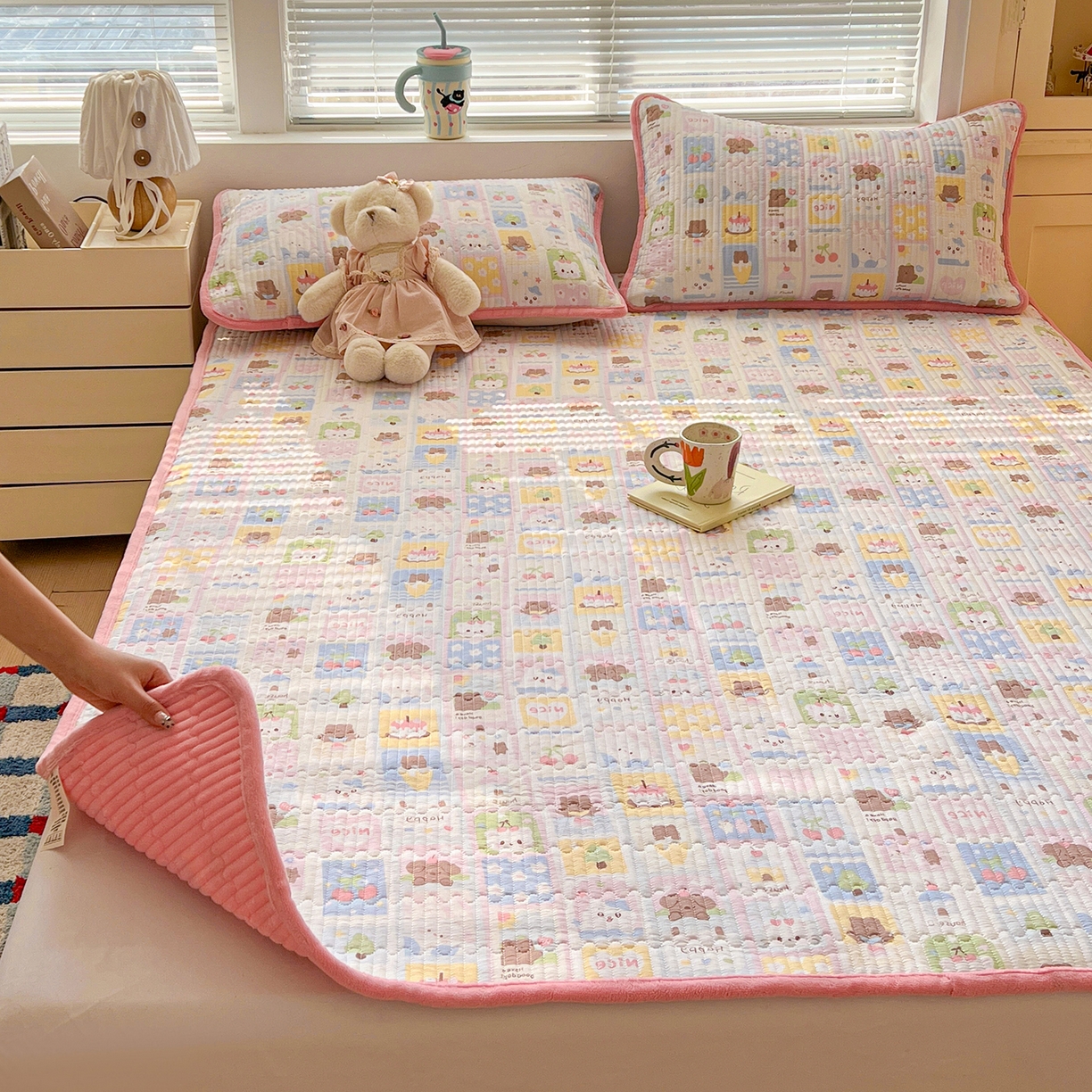 91家纺网 家纺一手货源 找家纺 恒尚居 2026新款双层纱牛奶绒床垫床褥子云感夹棉床单软床垫-秋冬款-链接二 动物世界