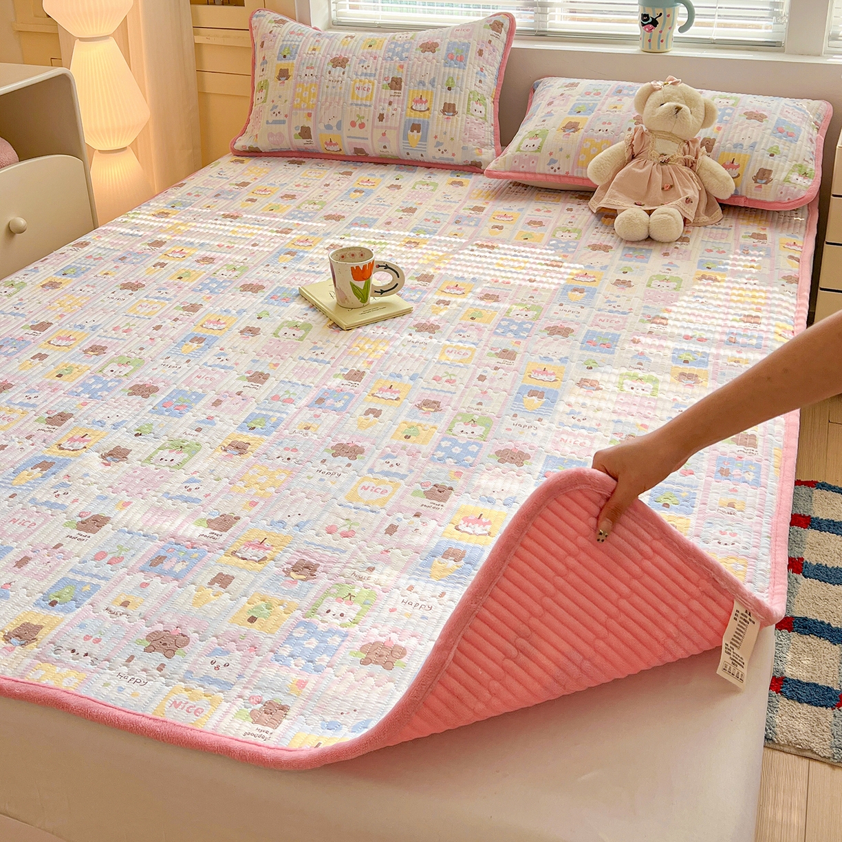 91家纺网 家纺一手货源 找家纺 恒尚居 2026新款双层纱牛奶绒床垫床褥子云感夹棉床单软床垫-秋冬款-链接二 动物世界