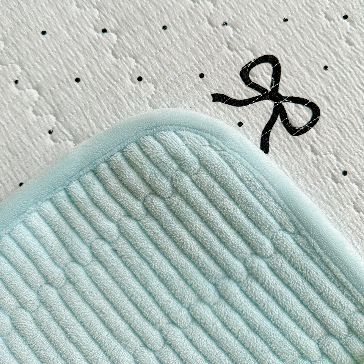 91家纺网 家纺一手货源 找家纺 恒尚居 2026新款双层纱牛奶绒床垫床褥子云感夹棉床单软床垫-秋冬款-链接二 海盐蝴蝶结