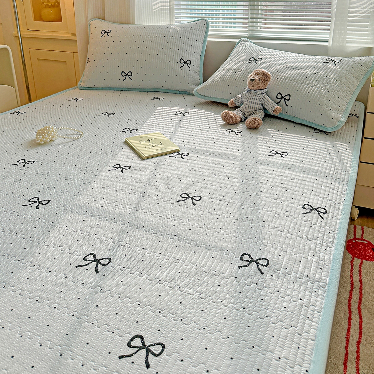 91家纺网 家纺一手货源 找家纺 恒尚居 2026新款双层纱牛奶绒床垫床褥子云感夹棉床单软床垫-秋冬款-链接二 海盐蝴蝶结