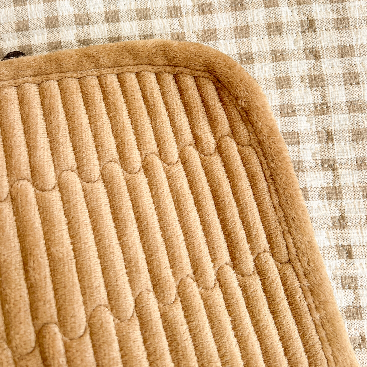 91家纺网 家纺一手货源 找家纺 恒尚居 2026新款双层纱牛奶绒床垫床褥子云感夹棉床单软床垫-秋冬款-链接二 焦糖爱心