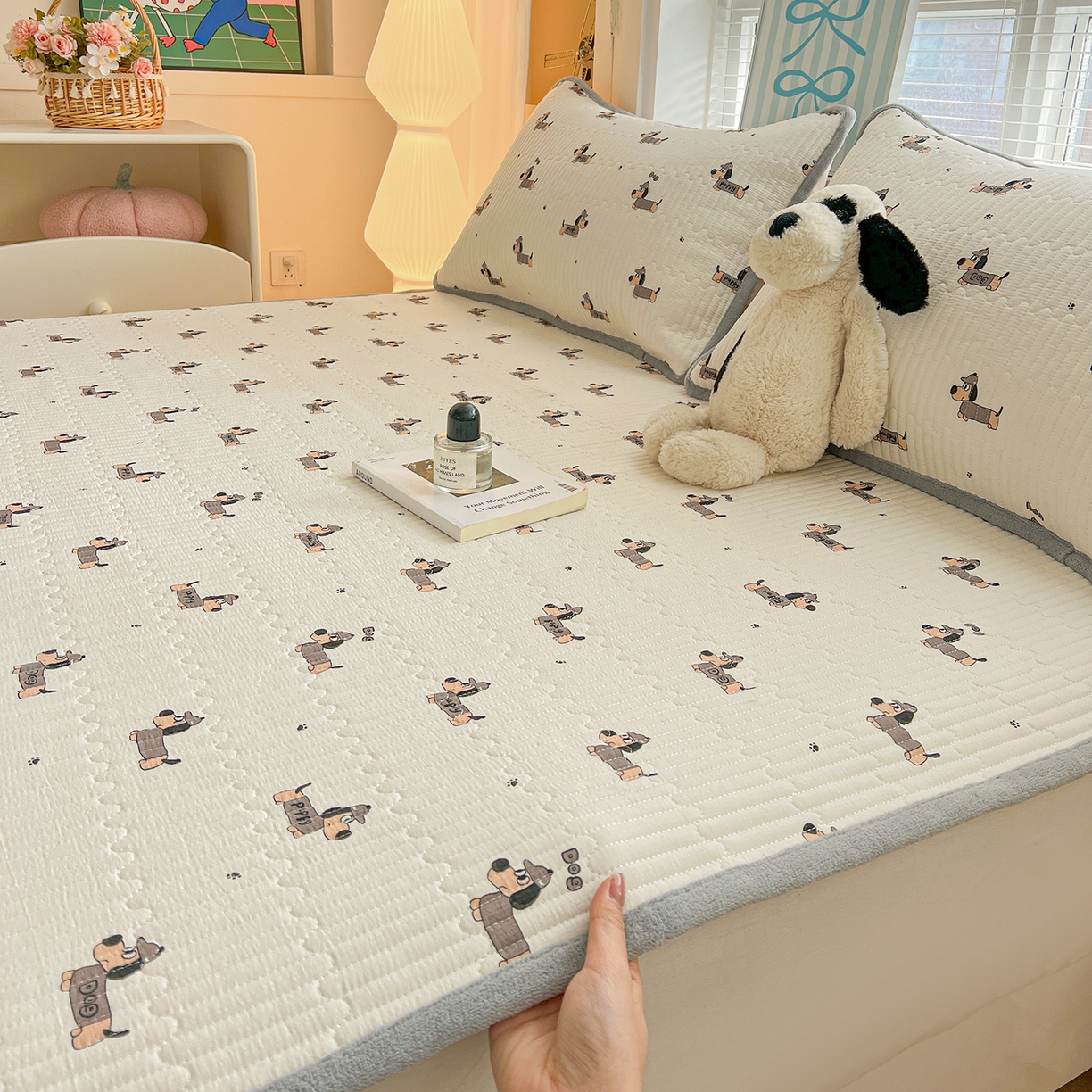 91家纺网 家纺一手货源 找家纺 恒尚居 2026新款双层纱牛奶绒床垫床褥子云感夹棉床单软床垫-秋冬款-链接二 奇奇狗