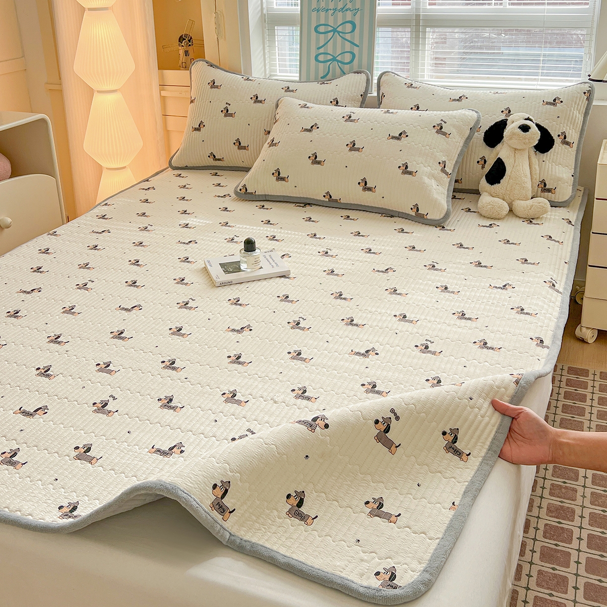 91家纺网 家纺一手货源 找家纺 恒尚居 2026新款双层纱牛奶绒床垫床褥子云感夹棉床单软床垫-秋冬款-链接二 奇奇狗