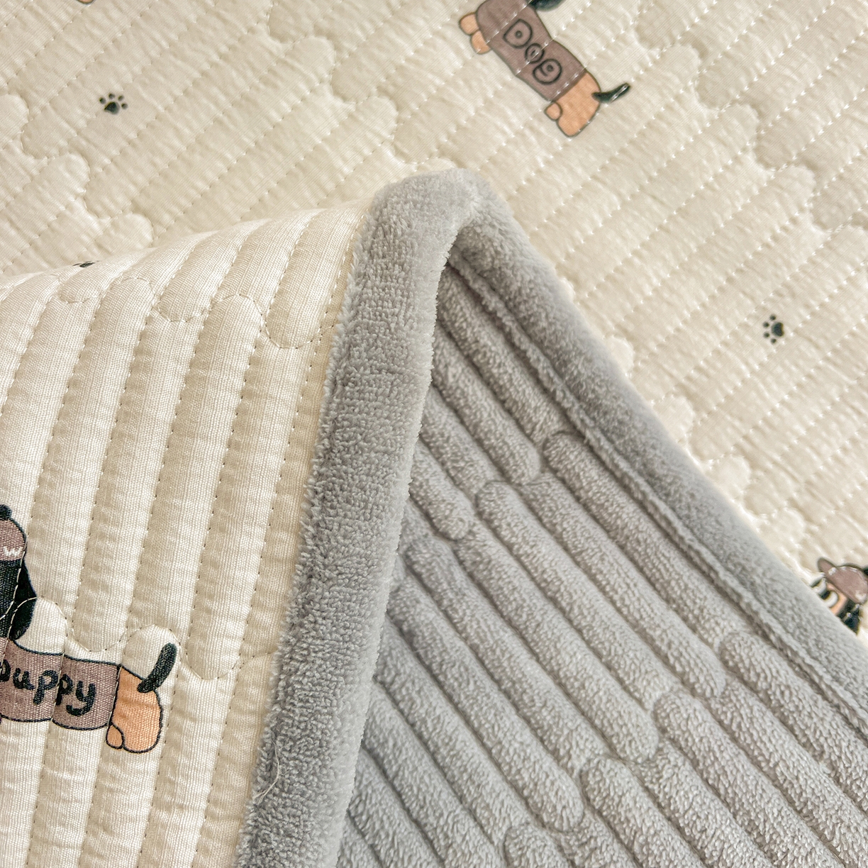 91家纺网 家纺一手货源 找家纺 恒尚居 2026新款双层纱牛奶绒床垫床褥子云感夹棉床单软床垫-秋冬款-链接二 奇奇狗