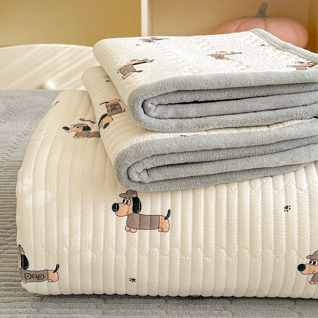 91家纺网 家纺一手货源 找家纺 恒尚居 2026新款双层纱牛奶绒床垫床褥子云感夹棉床单软床垫-秋冬款-链接二 奇奇狗