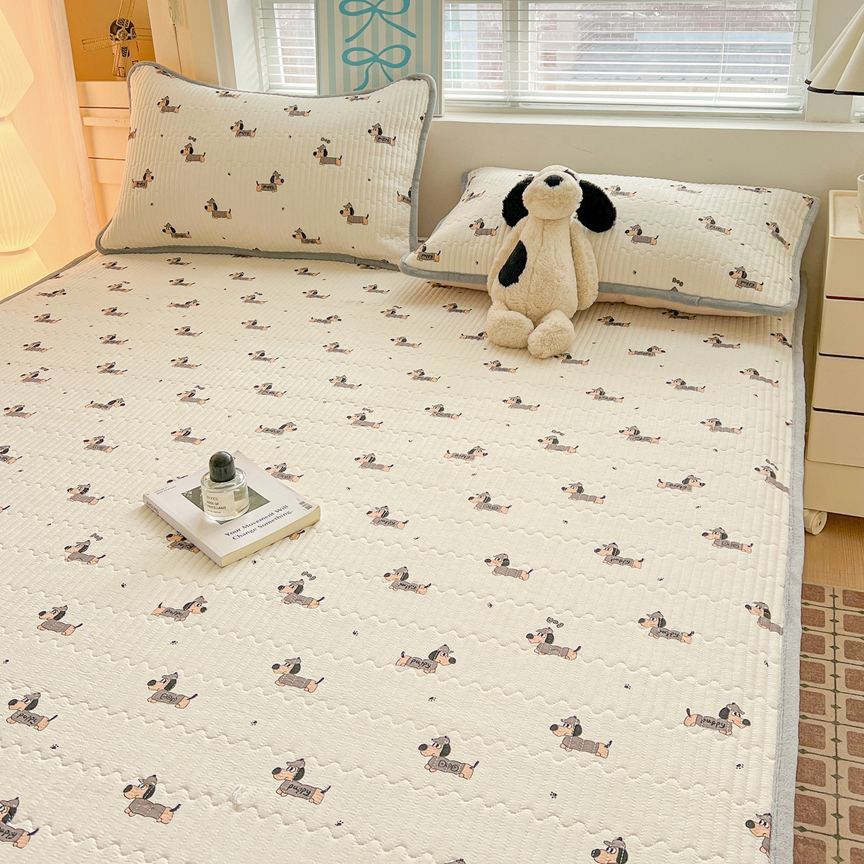 91家纺网 家纺一手货源 找家纺 恒尚居 2026新款双层纱牛奶绒床垫床褥子云感夹棉床单软床垫-秋冬款-链接二 奇奇狗