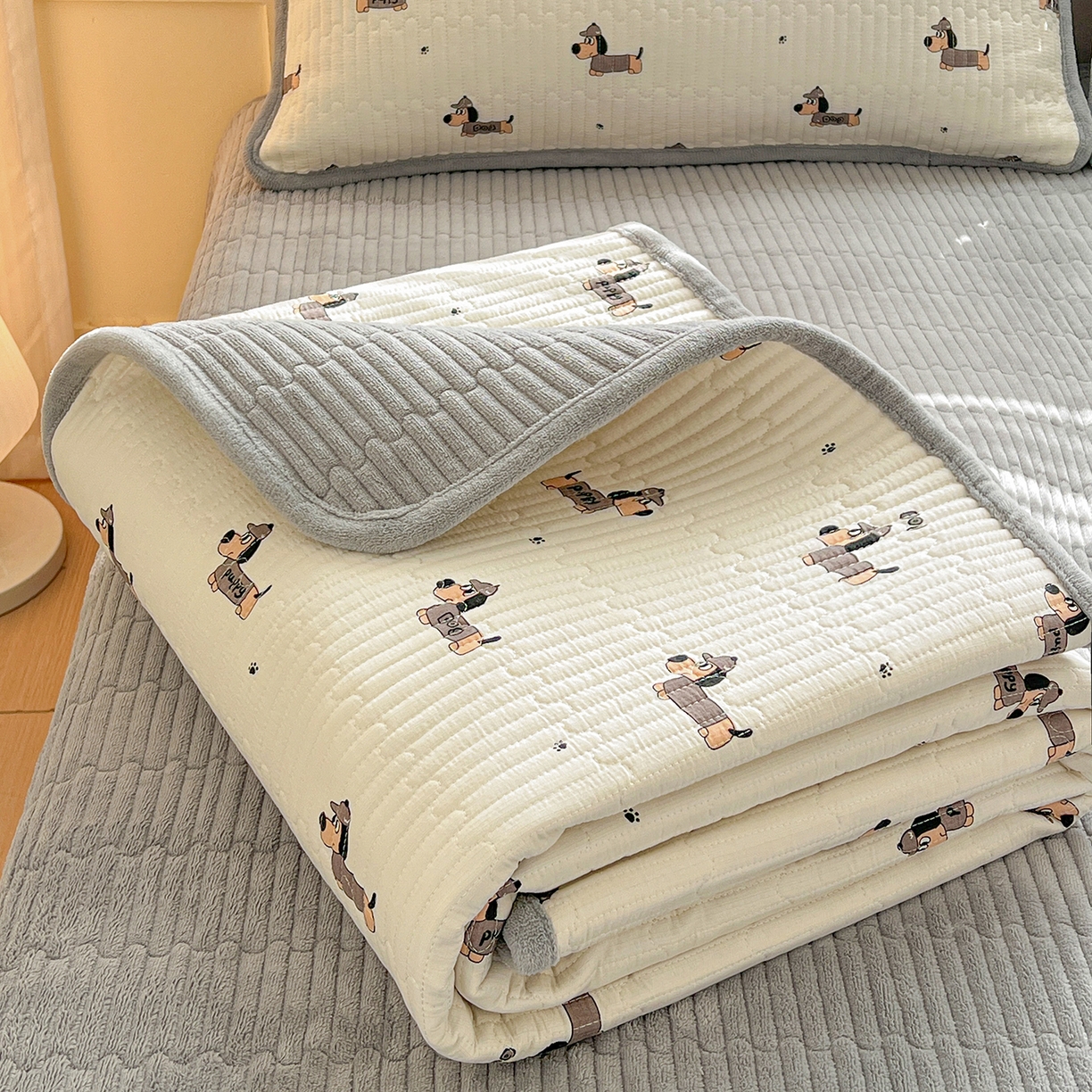 91家纺网 家纺一手货源 找家纺 恒尚居 2026新款双层纱牛奶绒床垫床褥子云感夹棉床单软床垫-秋冬款-链接二 奇奇狗