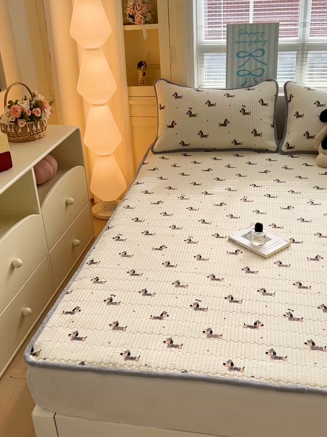 91家纺网 家纺一手货源 找家纺 恒尚居 2026新款双层纱牛奶绒床垫床褥子云感夹棉床单软床垫-秋冬款-链接二 奇奇狗