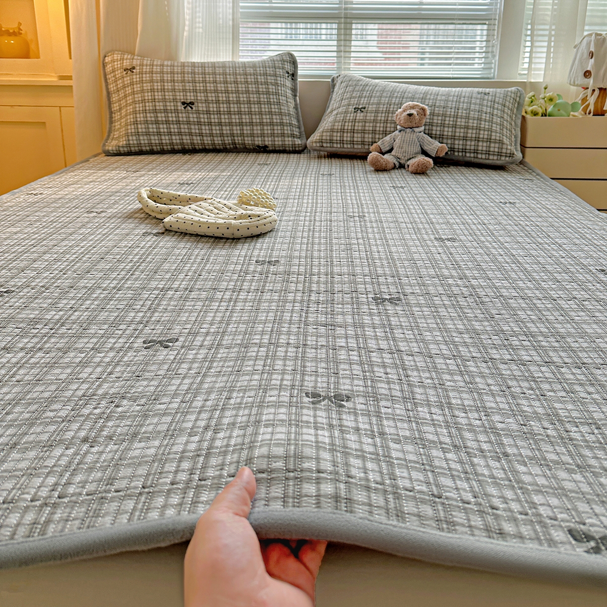 恒尚居 2026新款双层纱牛奶绒床垫床褥子云感夹棉床单软床垫-秋冬款-链接二 时光蝴蝶结