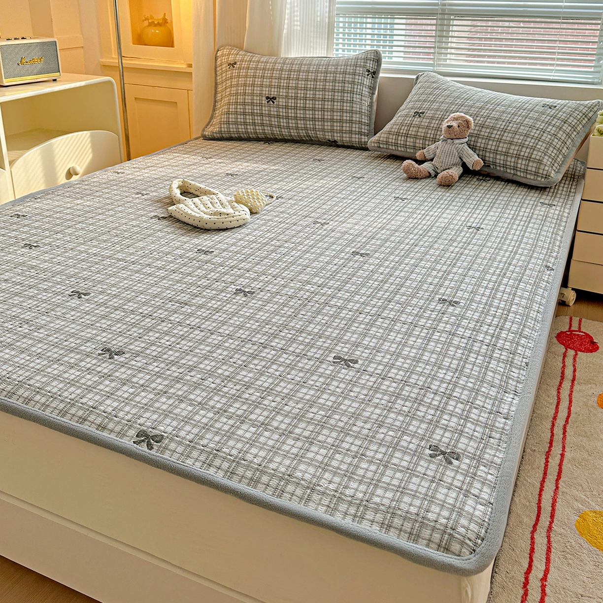 91家纺网 家纺一手货源 找家纺 恒尚居 2026新款双层纱牛奶绒床垫床褥子云感夹棉床单软床垫-秋冬款-链接二 时光蝴蝶结