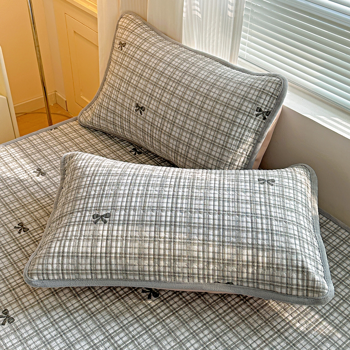 91家纺网 家纺一手货源 找家纺 恒尚居 2026新款双层纱牛奶绒床垫床褥子云感夹棉床单软床垫-秋冬款-链接二 时光蝴蝶结