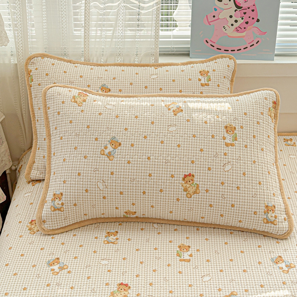 91家纺网 家纺一手货源 找家纺 恒尚居 2026新款双层纱牛奶绒床垫床褥子云感夹棉床单软床垫-秋冬款-链接二 晚安小熊