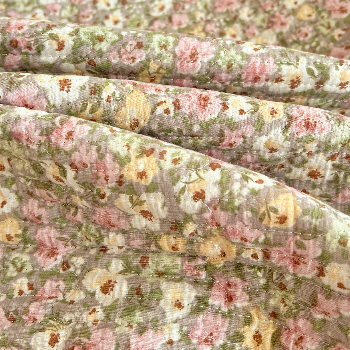 91家纺网 家纺一手货源 找家纺 恒尚居 2026新款双层纱牛奶绒床垫床褥子云感夹棉床单软床垫-秋冬款-链接二 小碎花