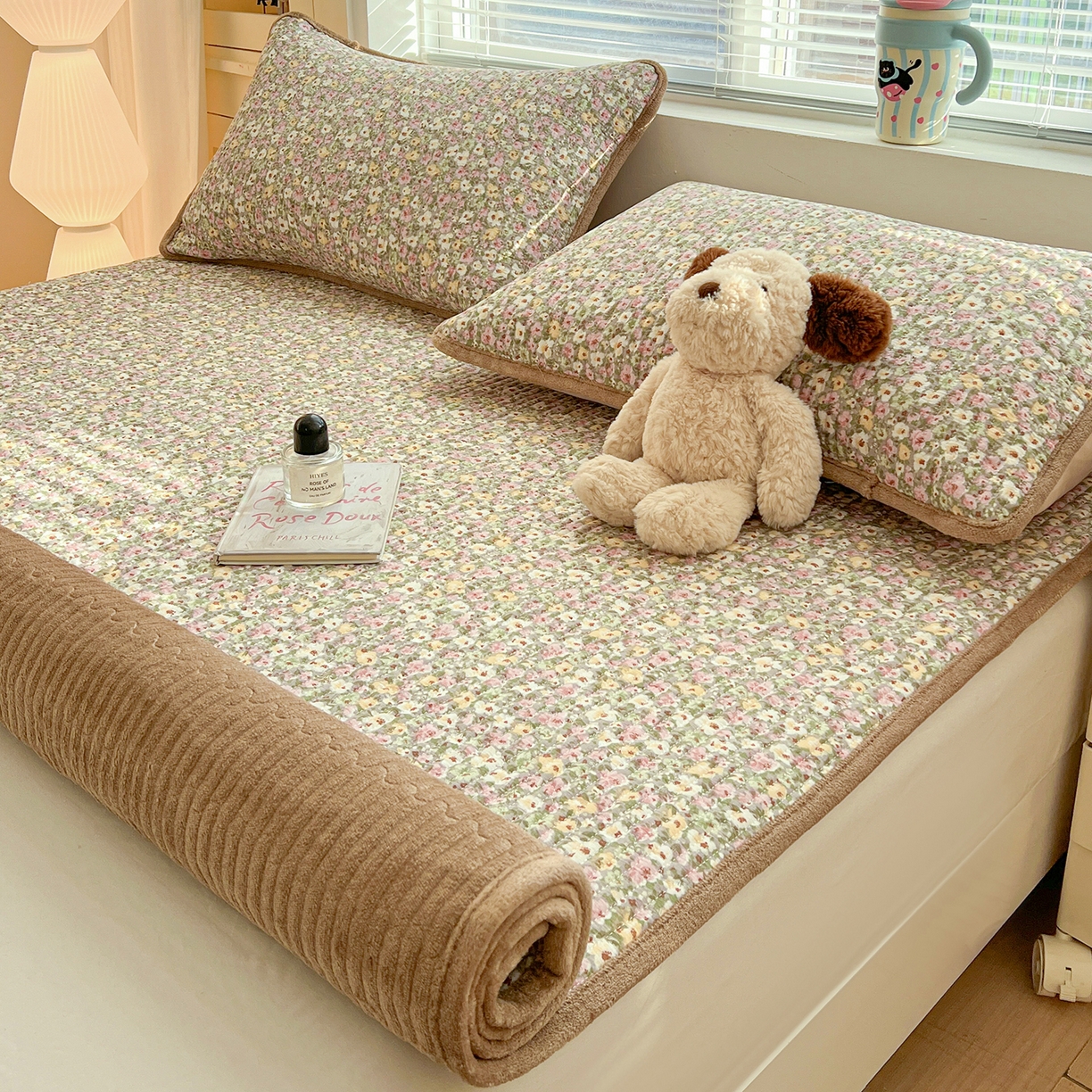 91家纺网 家纺一手货源 找家纺 恒尚居 2026新款双层纱牛奶绒床垫床褥子云感夹棉床单软床垫-秋冬款-链接二 小碎花