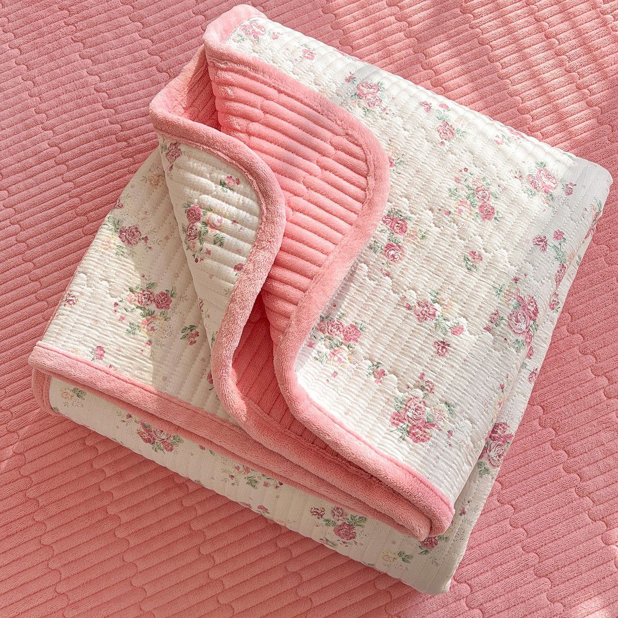 91家纺网 家纺一手货源 找家纺 恒尚居 2026新款双层纱牛奶绒床垫床褥子云感夹棉床单软床垫-秋冬款-链接二 悠然粉