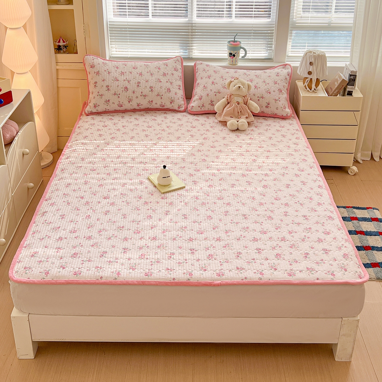 91家纺网 家纺一手货源 找家纺 恒尚居 2026新款双层纱牛奶绒床垫床褥子云感夹棉床单软床垫-秋冬款-链接二 悠然粉