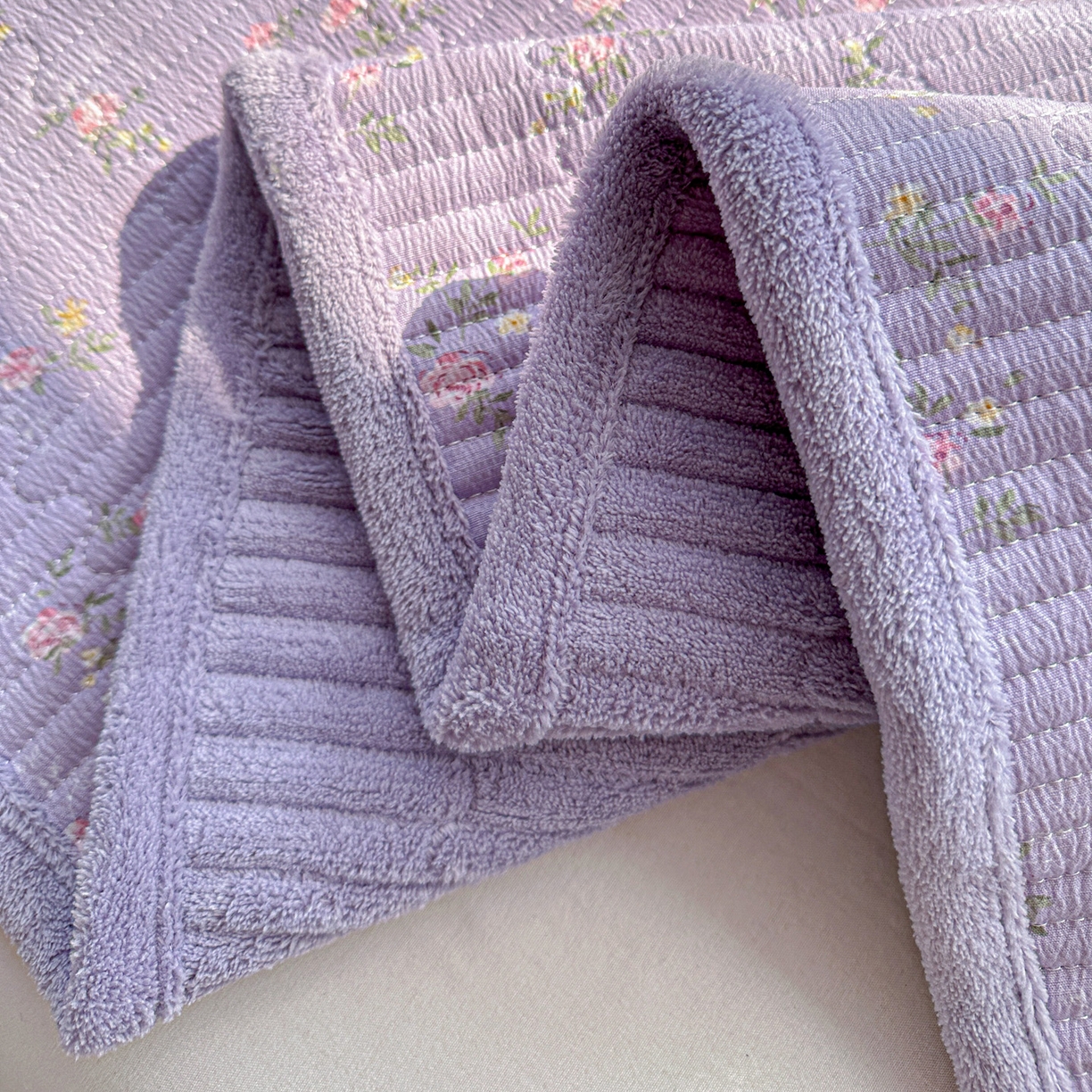 91家纺网 家纺一手货源 找家纺 恒尚居 2026新款双层纱牛奶绒床垫床褥子云感夹棉床单软床垫-秋冬款-链接二 紫色印象